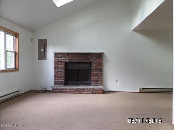 4th image of 1042 Knollwood Dr