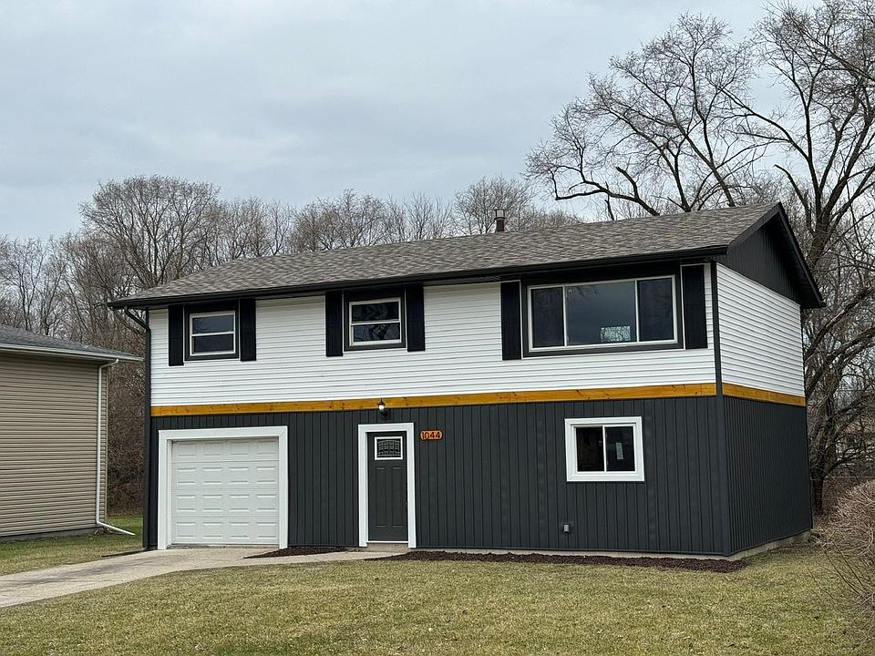 1st image of 1044 E 52nd Ave