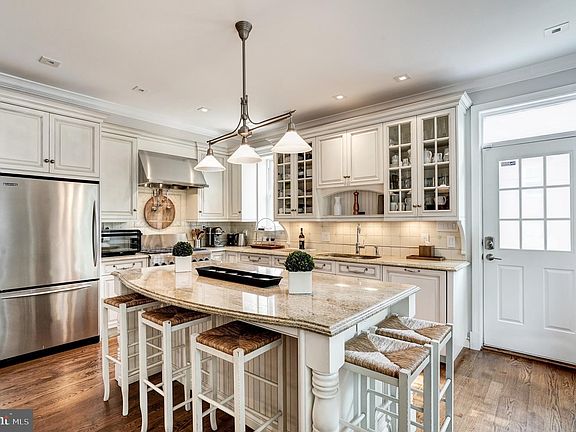 5th image of 2243 40th St NW