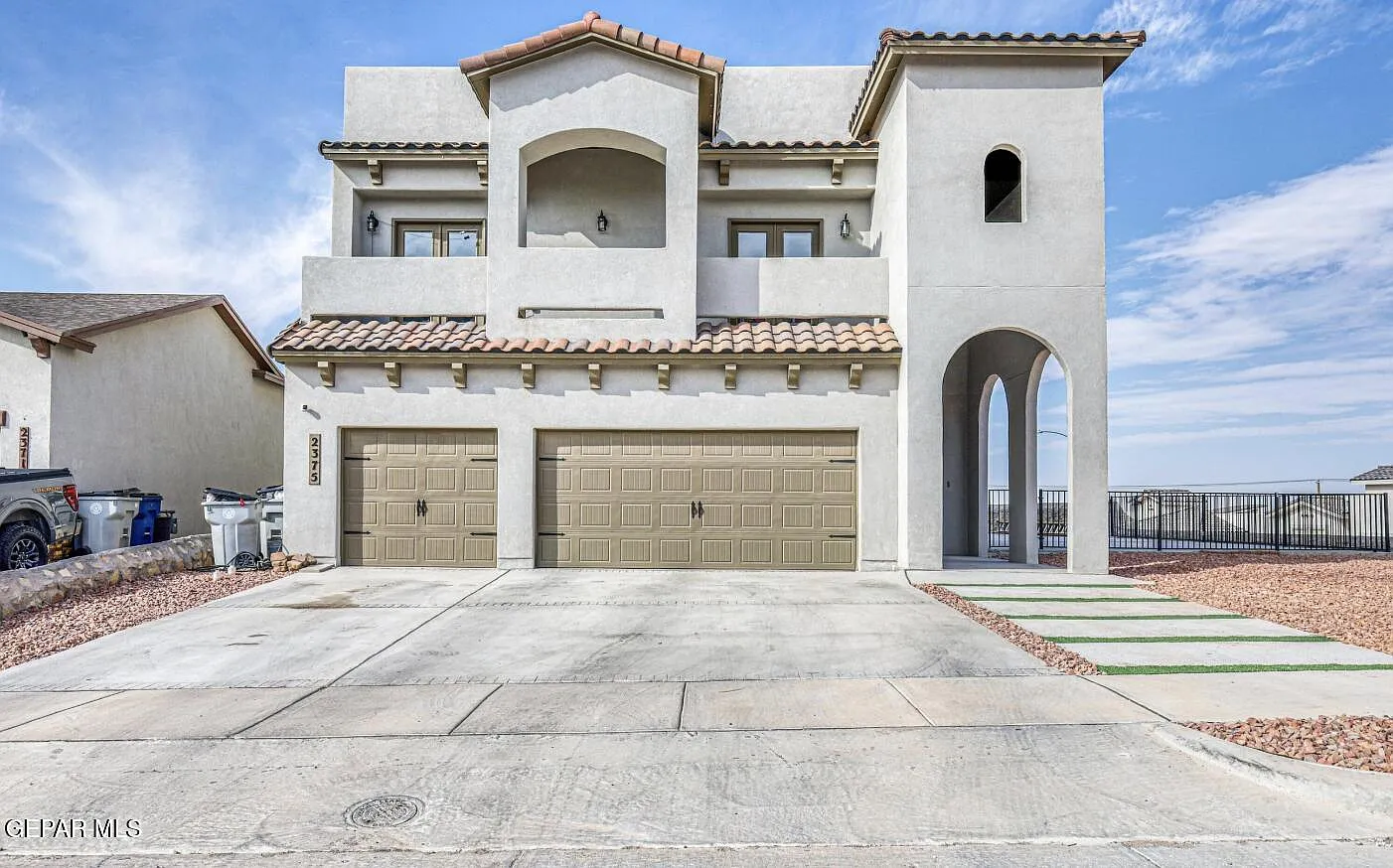 5 bed, 3.5 bath, 3403 sqft, $4,100 — Photo 1