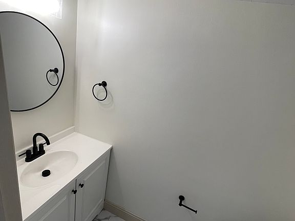 3rd image of 5351 Boehm Dr APT A