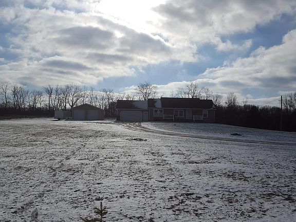 5th image of 380 Equinox Dr