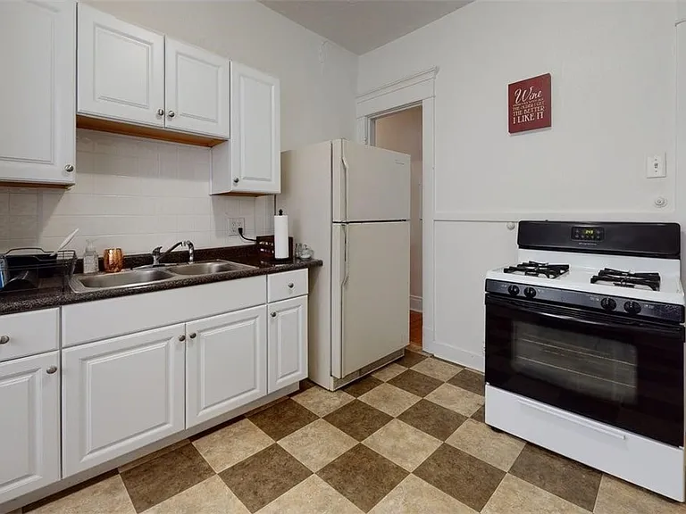 139 Fordham Dr — Photo 4