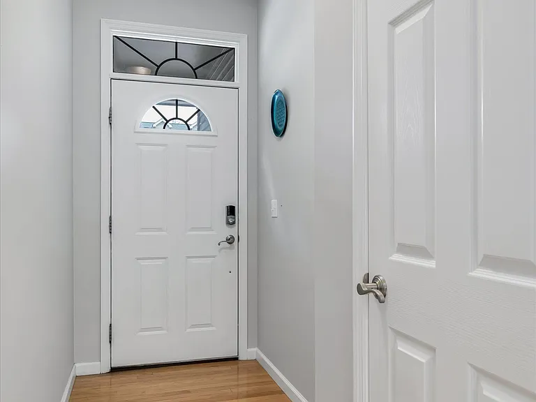 8018 Presidio Ct — Photo 3