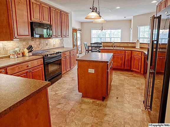 4th image of 102 Mallard Cove Dr
