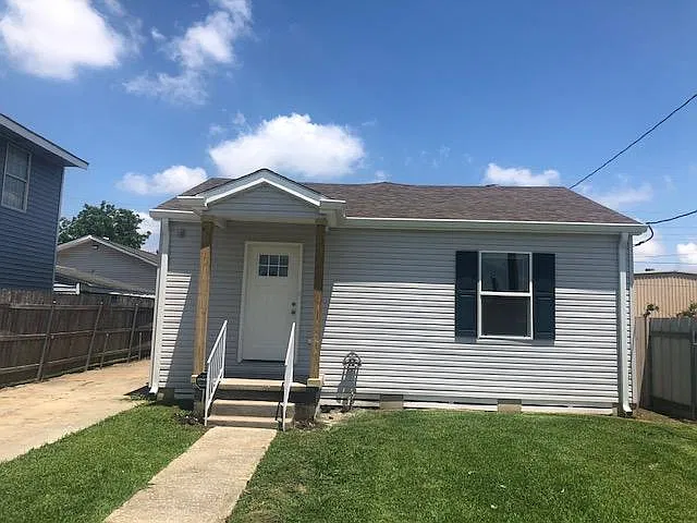 903 Central Ave — Photo 1