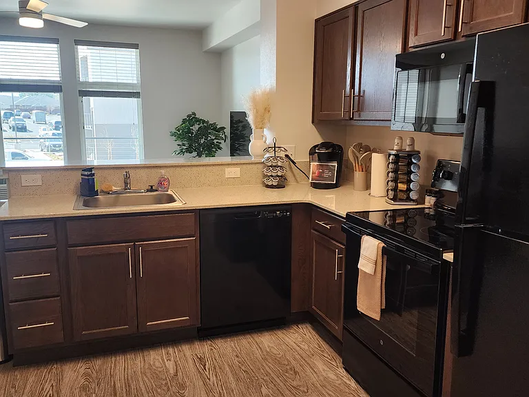 Cedar Commons — Photo 21