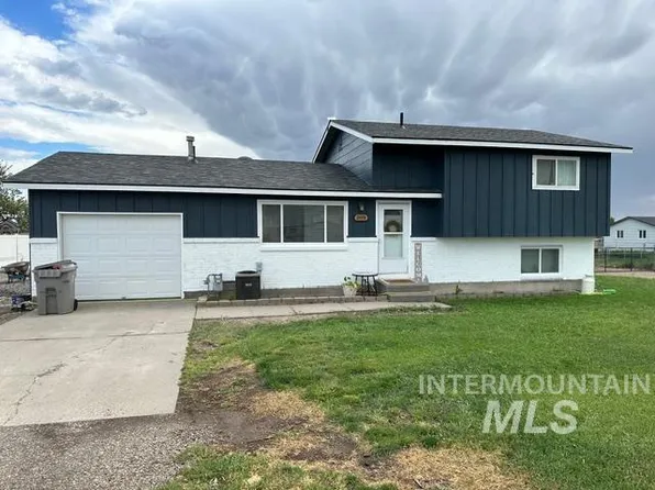 2173 NE Beaman St, Mountain Home, ID 83647
