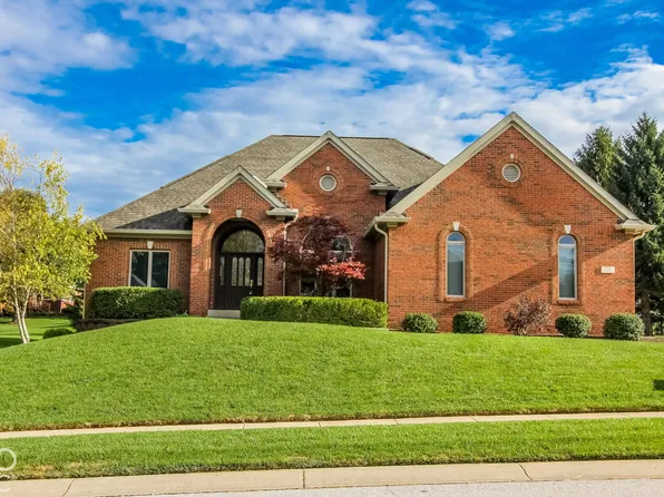2593 Forest Hills Blvd, Greenwood, IN 46143