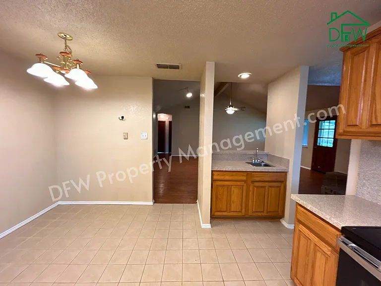 2412 Amber Hill Ln — Photo 53