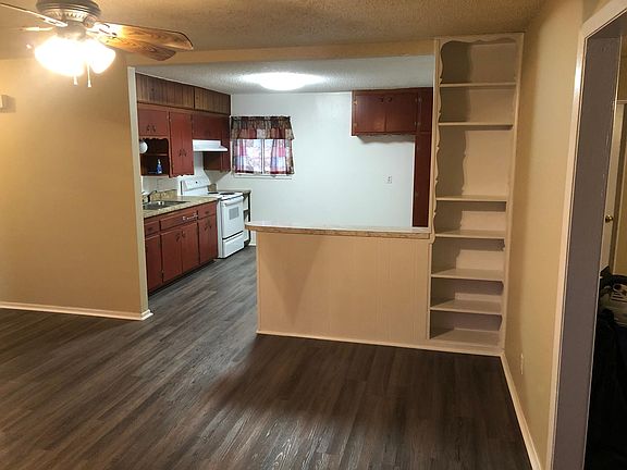 3rd image of 1209 Carla Dr