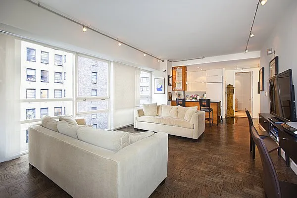 Sold by R New York | media 21