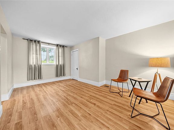 2nd image of 1824 Saint Paul St