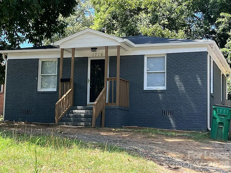 1716 Catherine Simmons Ave — Photo 1