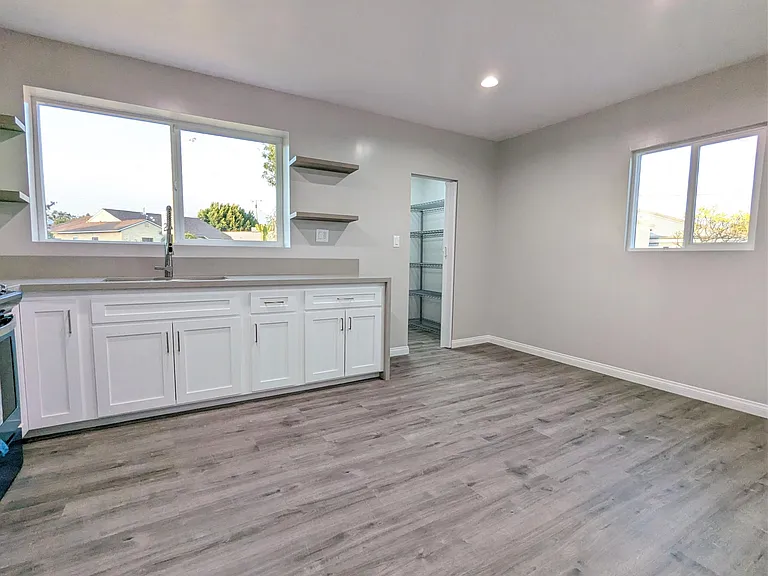 1835 W Colegrove Ave — Photo 13