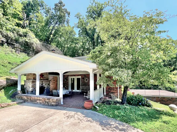 135 Charlton Heights Rd, Charlton Heights, WV 25040