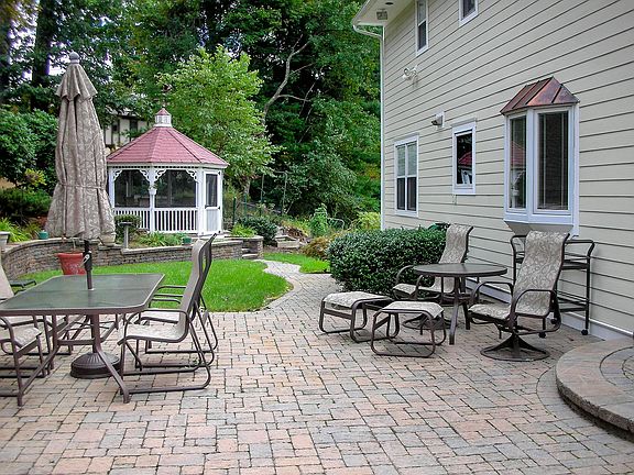Spacious Entertainment Area