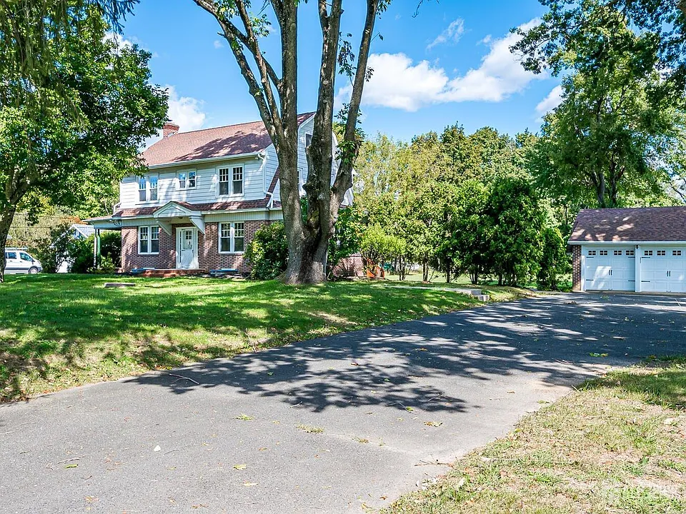338 Buckelew Ave