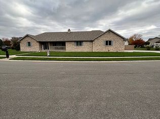 460 Pheasant Run, Sherman, IL 62684