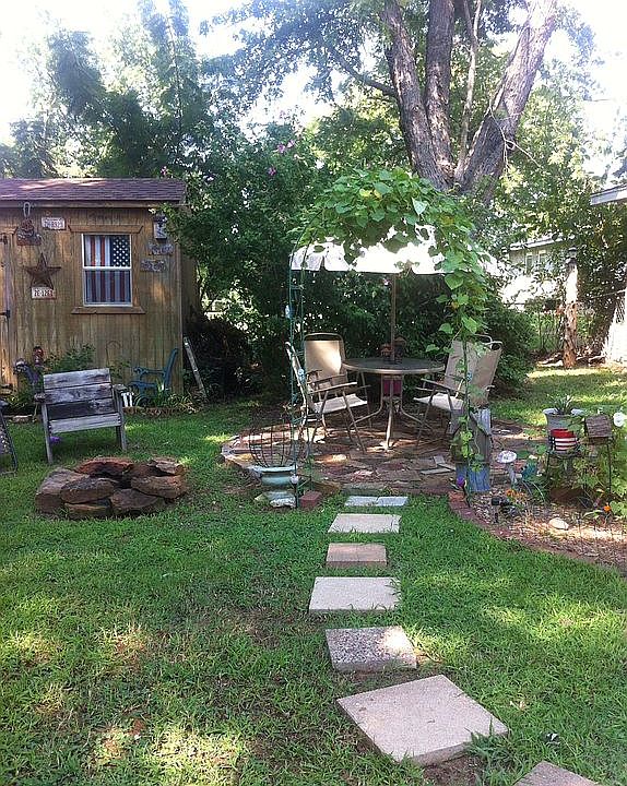 2nd image of 514 Wood Pl