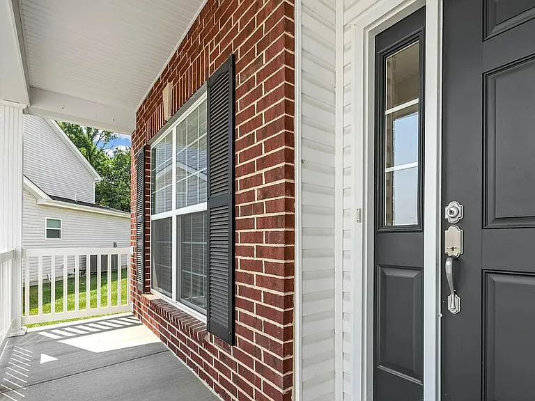 1024 Miremont Dr — Photo 4
