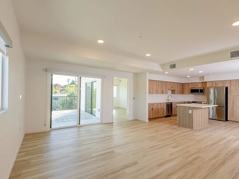 Rising Sun Apartments — Photo 13