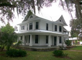 25 N Magnolia Ave, Center Hill, FL 33514