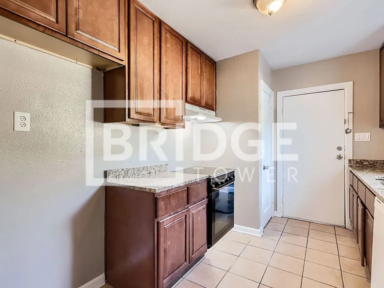 224 E Boyd St — Photo 7