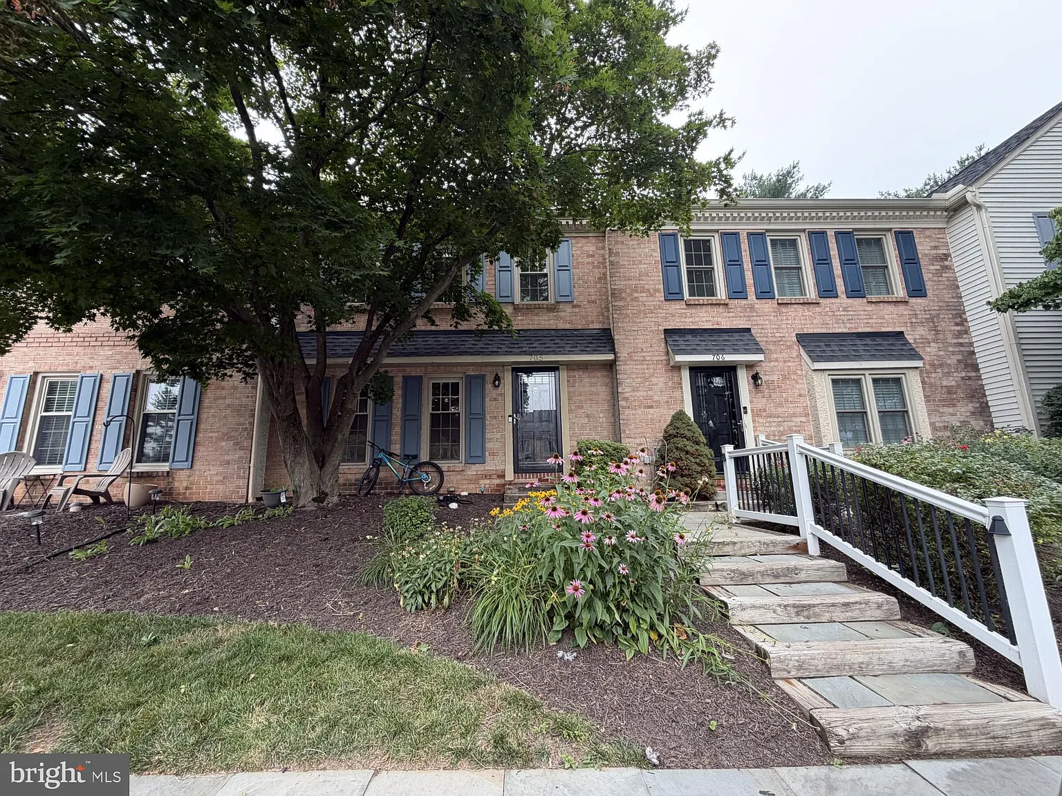 3 bed, 2.5 bath, 1752 sqft, $2,700 — Photo 2