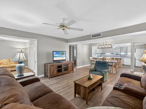 4384 Bowsprit Ct APT 2B, Fort Myers, FL 33919