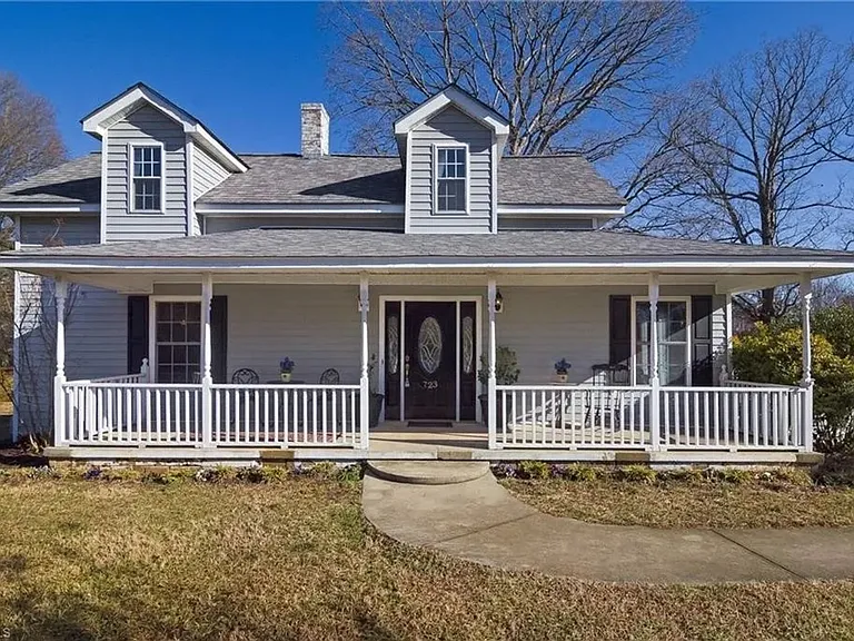 723 Sedge Garden Rd — Photo 1