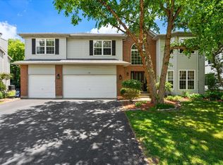 33 Sarah Dr, Crystal Lake, IL 60014