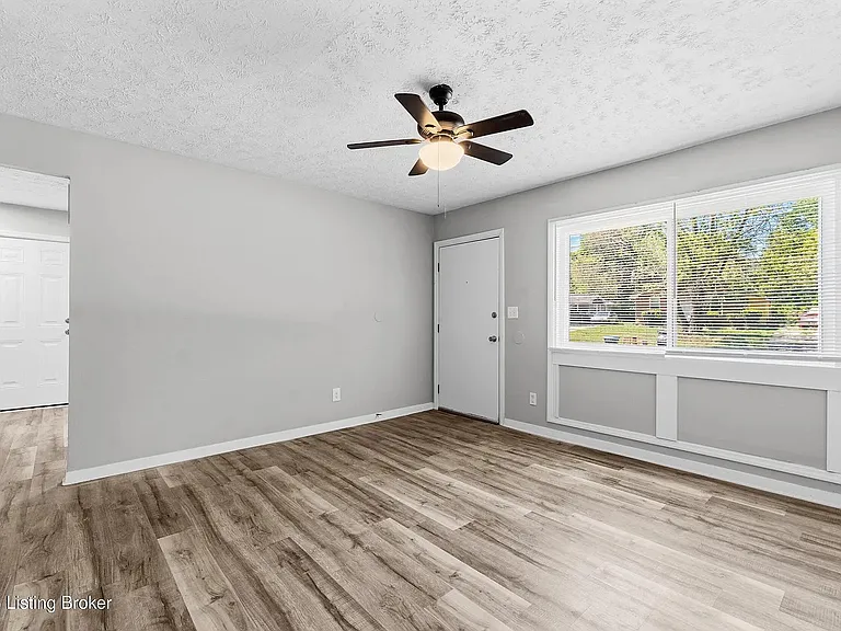 1037 Kaiser Ct — Photo 4