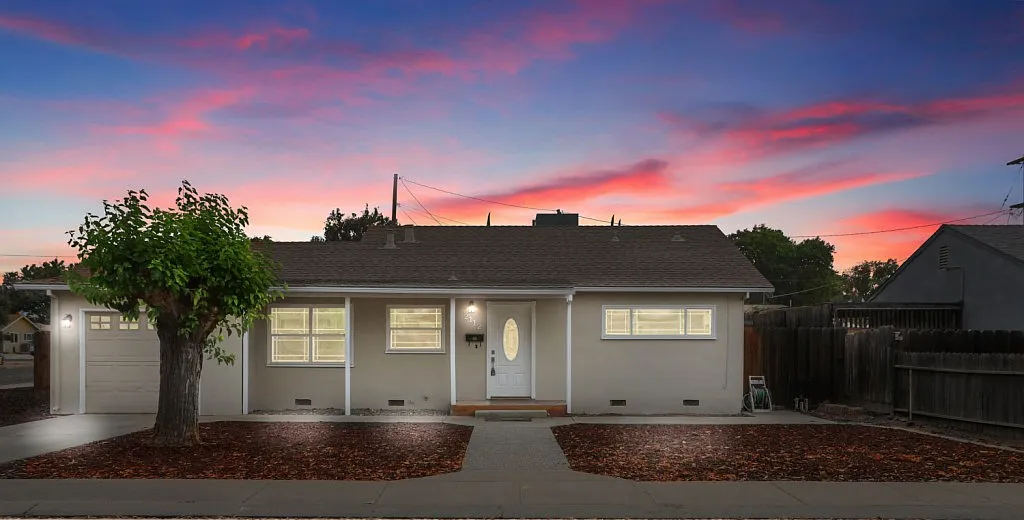 2112 Potter Ave photo 1