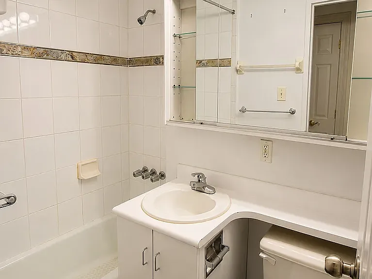 76 W 85th St #3B — Photo 6
