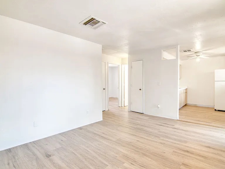 5657 E 28th St #5657 — Photo 8
