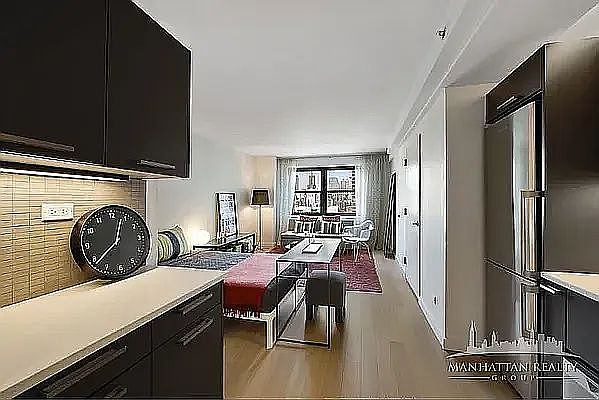 1st image of 222 E 39th St APT 6F