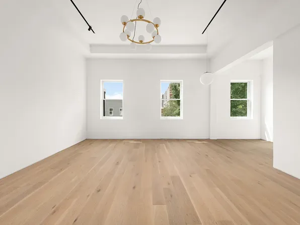 111 Noble St, Brooklyn, NY 11222