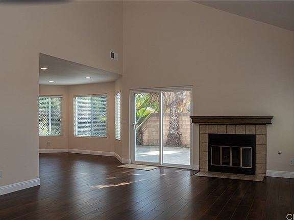4th image of 626 W 168th Pl