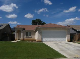310 Fern Meadow Dr, Bakersfield, CA 93308