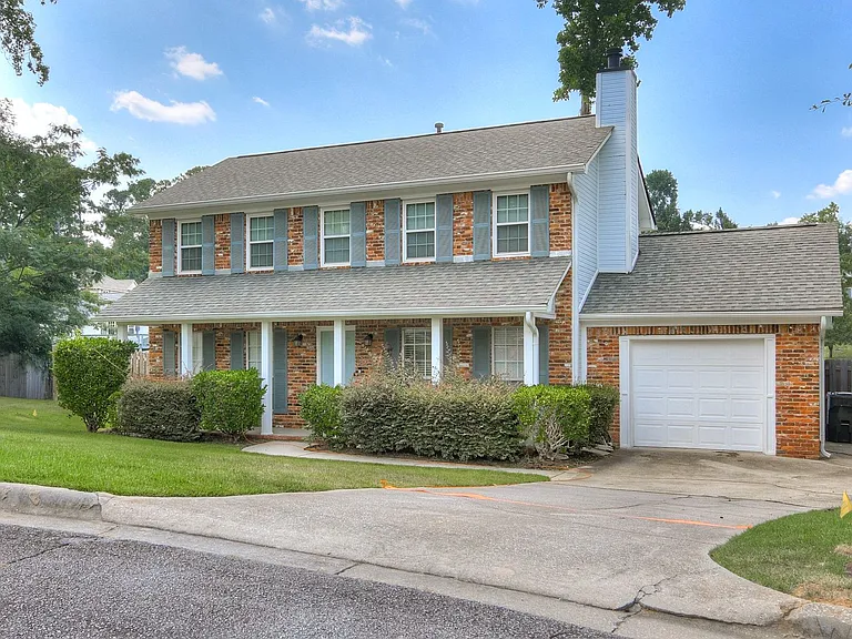 321 Timberidge Dr — Photo 2