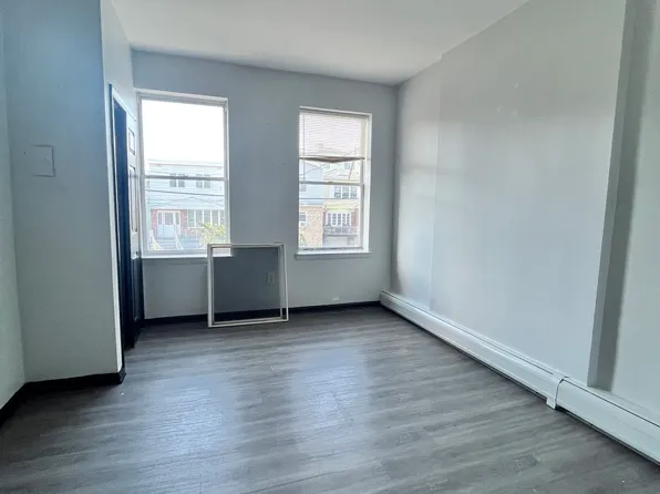 91 East 25th Street image 2 of 7