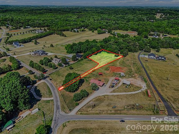 2nd image of 550 Patterson Farm Rd