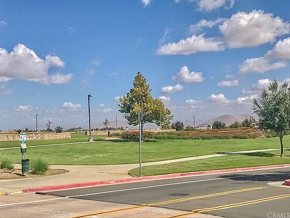 5th image of 193 Goldenrod Ave