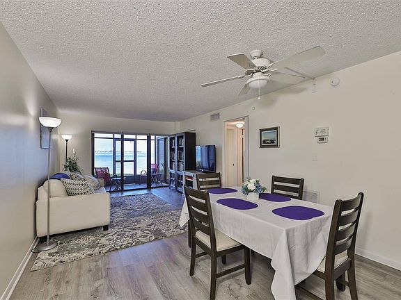 3rd image of 6051 Sun Blvd APT 108