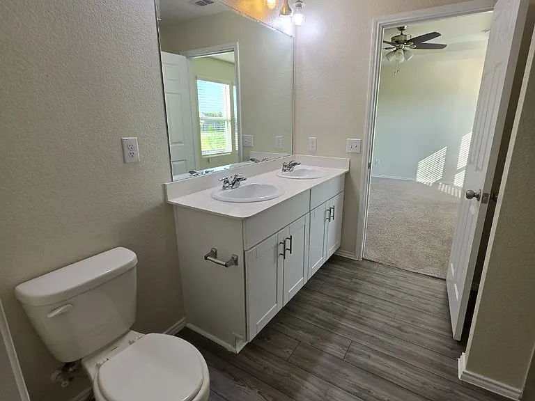 Bath Room 2 floor 2