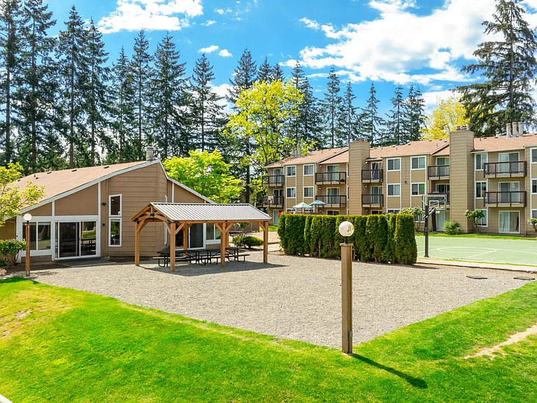 Hillcrest Estates — Photo 32