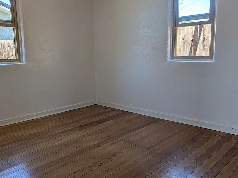 634 1/2 Alicia St — Photo 10