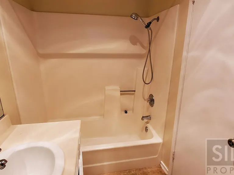 1140 Sumner Pl #B — Photo 21