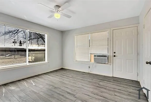 305 N Robinson St #C — Photo 30